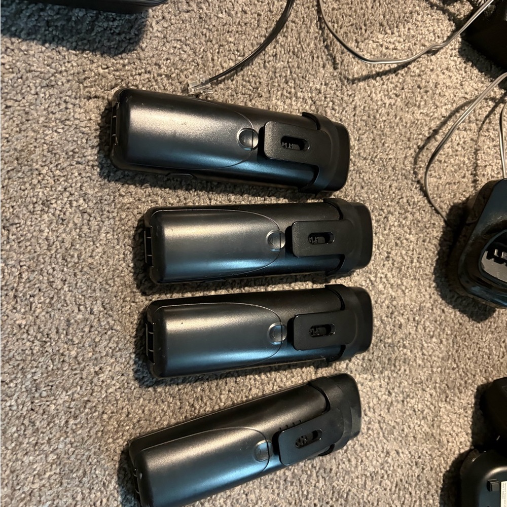 Panasonic Black Cordless Phone Set with Base and 3 remote u it’s - Chargers incl - Picture 10 of 12
